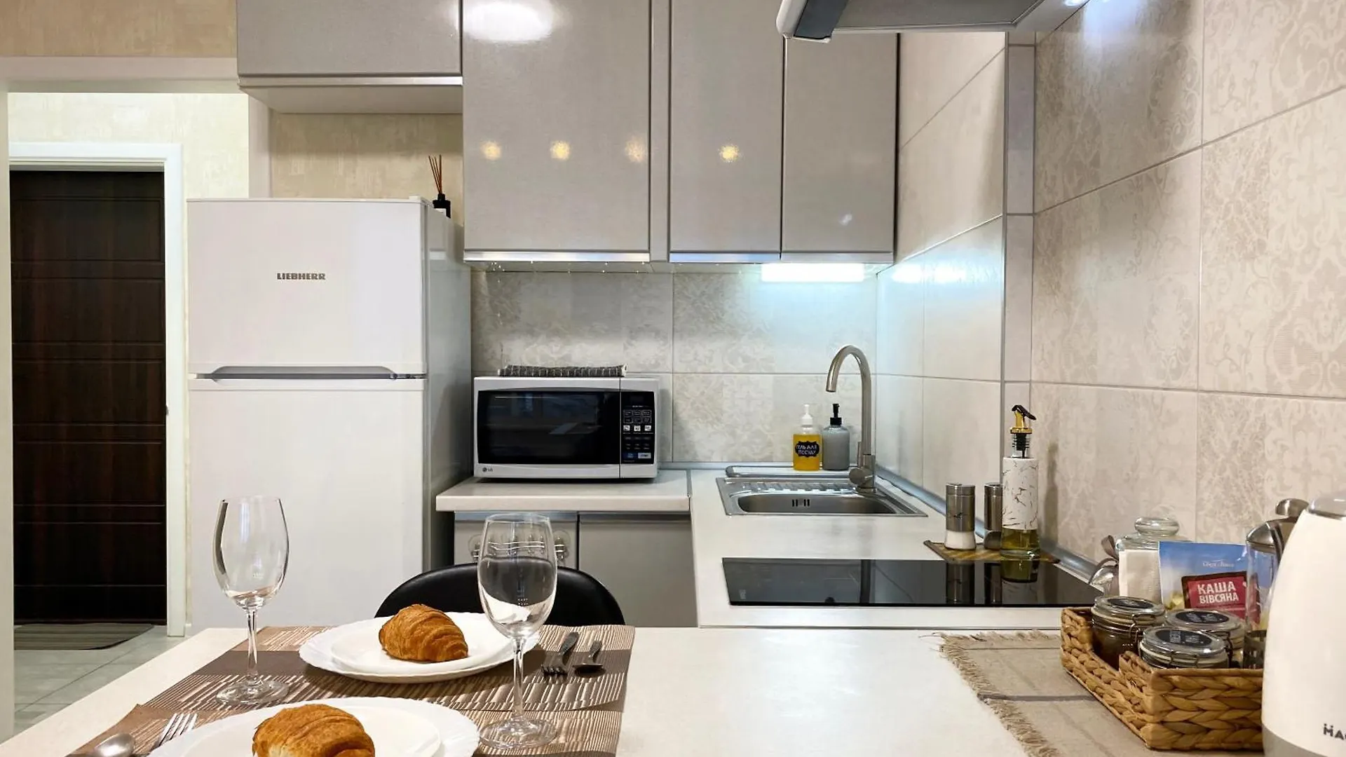 Apartment Затишна І Тепла Квартира, Метро Лівобережна, Мвц, Інститут Серця Kyiv Ukraine