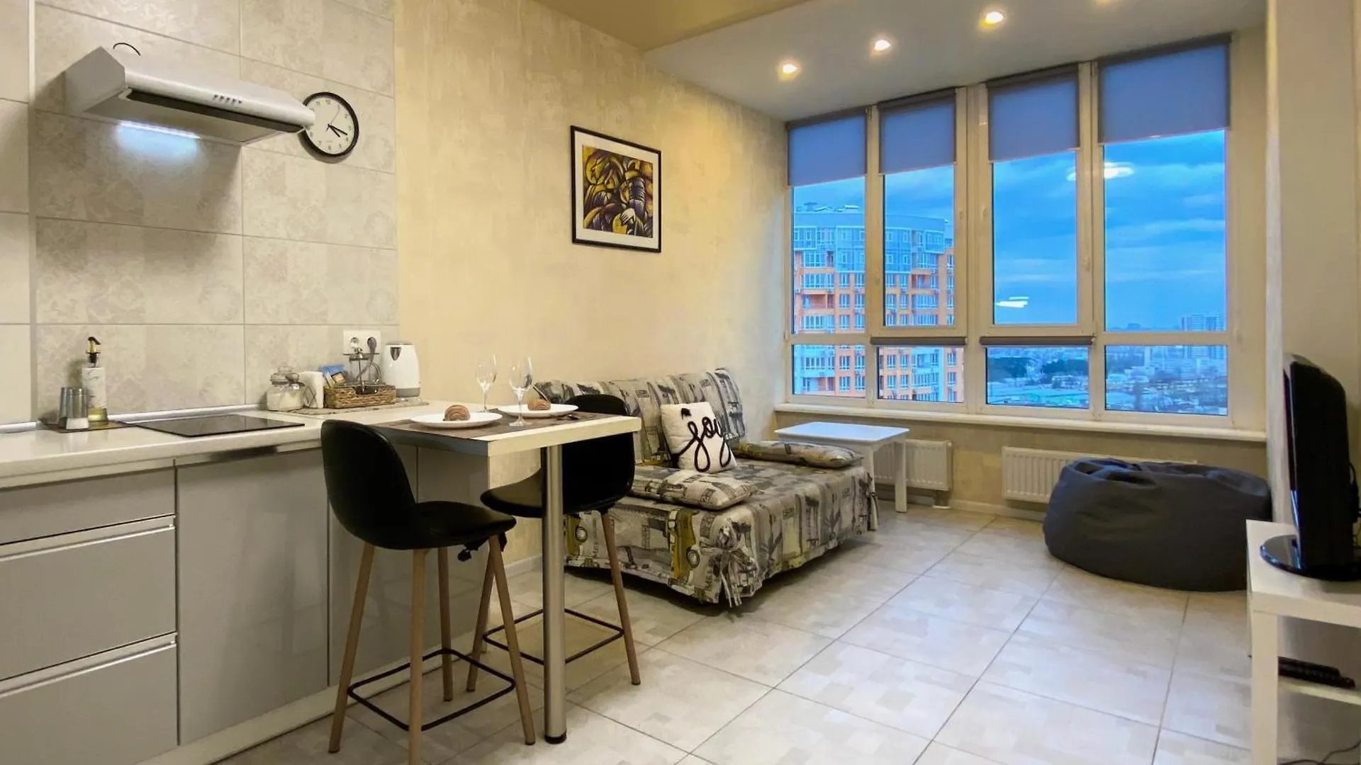 Apartment Затишна І Тепла Квартира, Метро Лівобережна, Мвц, Інститут Серця Kyiv